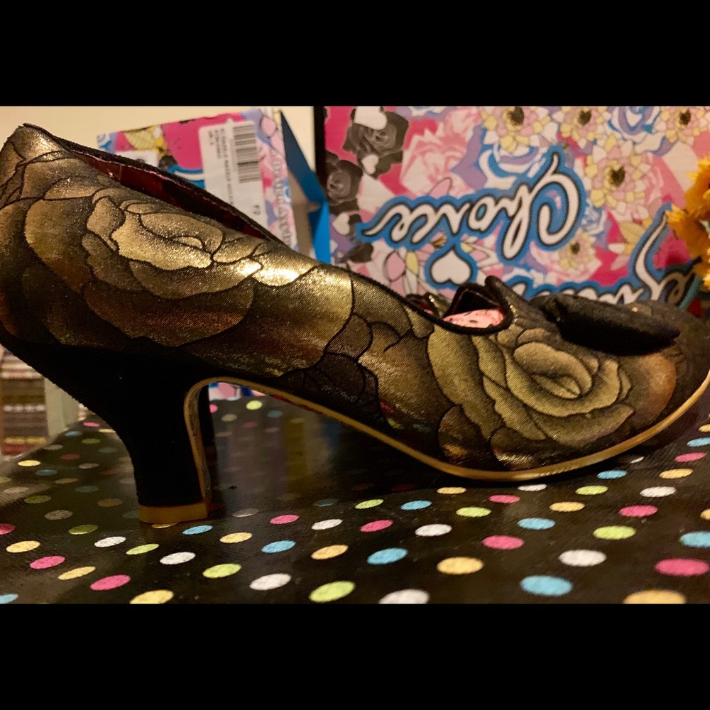 Gorgeous Razzle Dazzle 11 Irregular Choice pumps